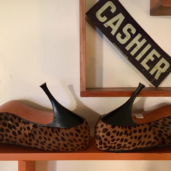 1950's Leopard Cheetah Stiletos 7 1/2B Heels - Picture 2 of 5